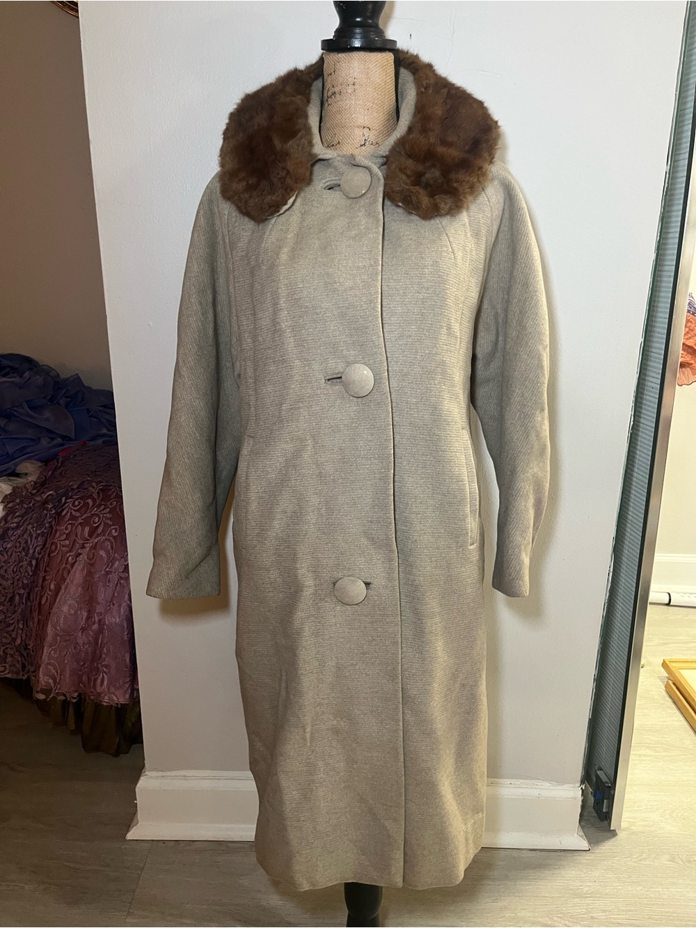 Vintage 1960s Beige Wool Coat with Brown Fur Collar XL